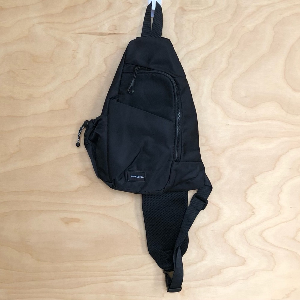 NWOT Mondetta Crossbody Bag Unisex One Size.
